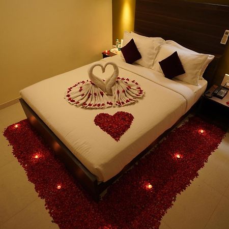 Hotel Metropolis Хубли Екстериор снимка