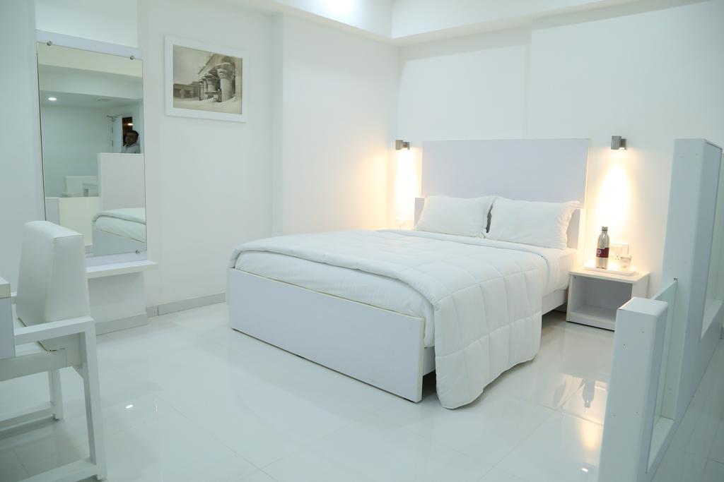 Hotel Metropolis Хубли Екстериор снимка
